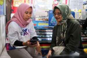 Tingkatkan Pengalaman Pelanggan CEO XL Axiata Temui Langsung Pelanggan dan Retail Outlet