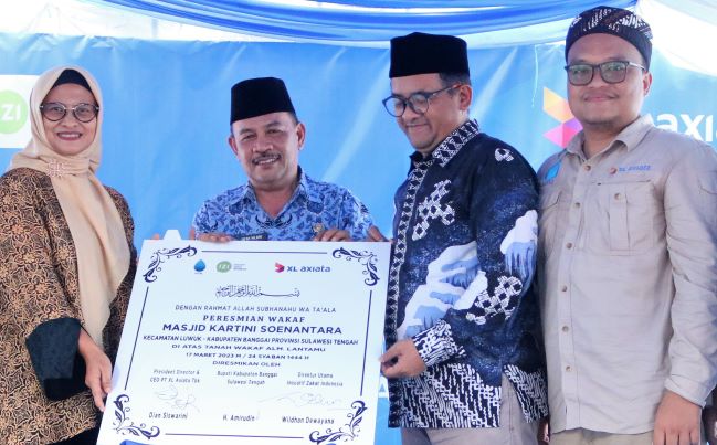 CEO XL Axiata Resmikan Masjid di Kabupaten Banggai  Perluas Jangkauan Bantuan Ke Pelosok Negeri