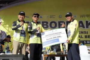 Bank Kalsel Salurkan CSR Perlengkapan Penanganankebencanaan