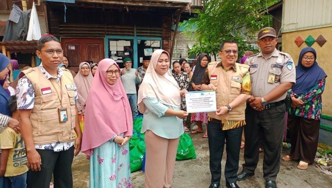 Jelang Ramadhan, UPZ Bank Kalsel Berbagi Paket Sembako