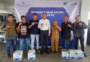 Bank Kalsel Cabang Martapura Serahkan Paket Ramadan ke Para Awak Media