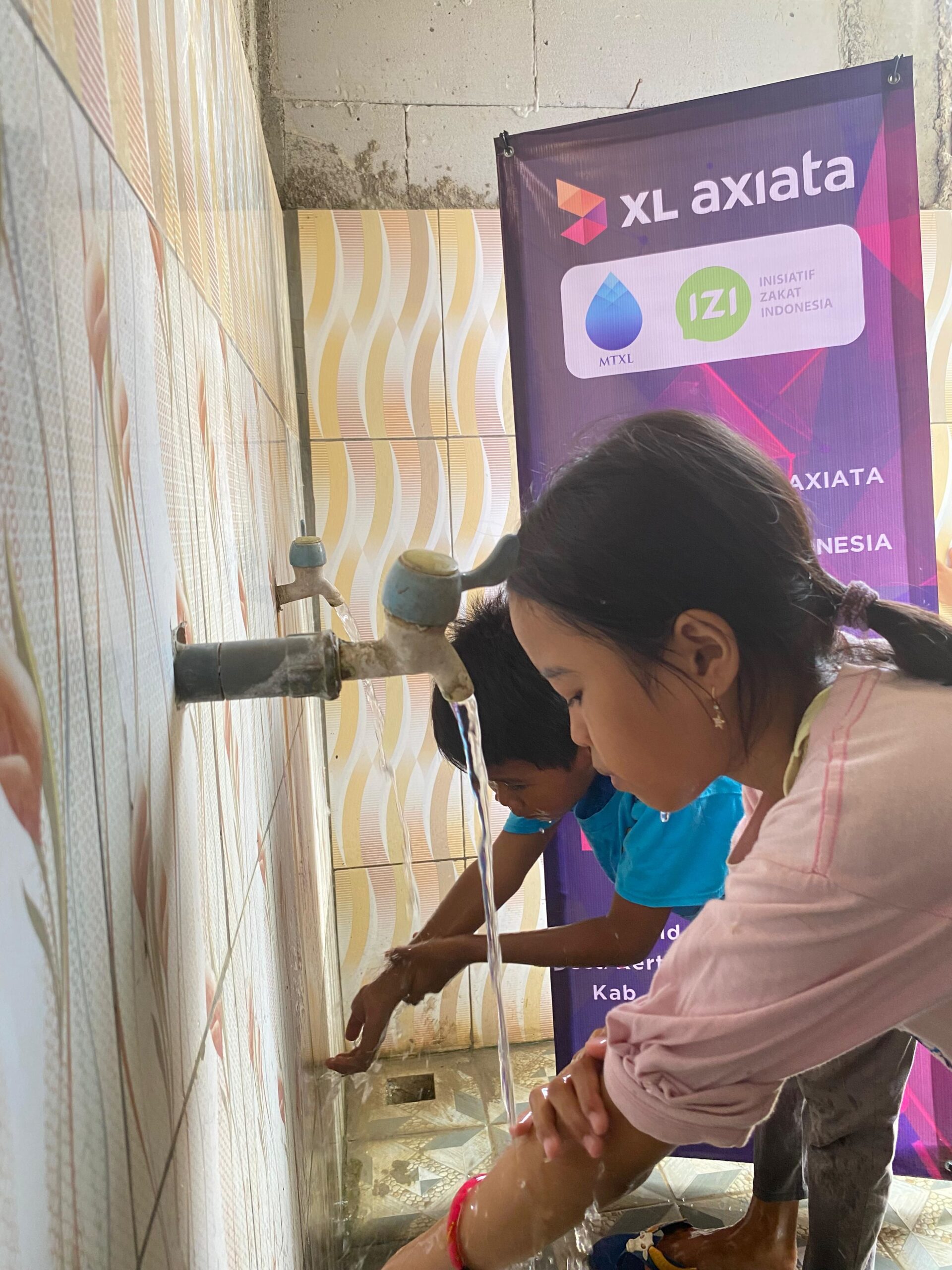 Karyawan XL Axiata Bangun Sarana Air Bersih di Brebes