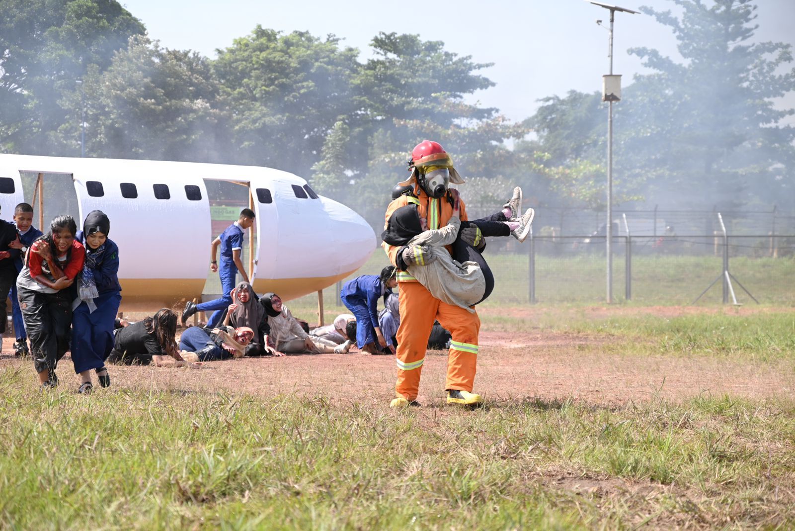 Pesawat Maskapai Saluang Air Alami Kecelakaan di Bandara Internasional Syamsudin Noor