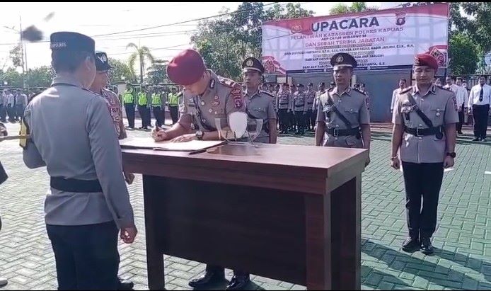 Sertijab dan Pelantikan Pejabat Utama (PJU) Polres Kapuas Berlangsung Hikmat