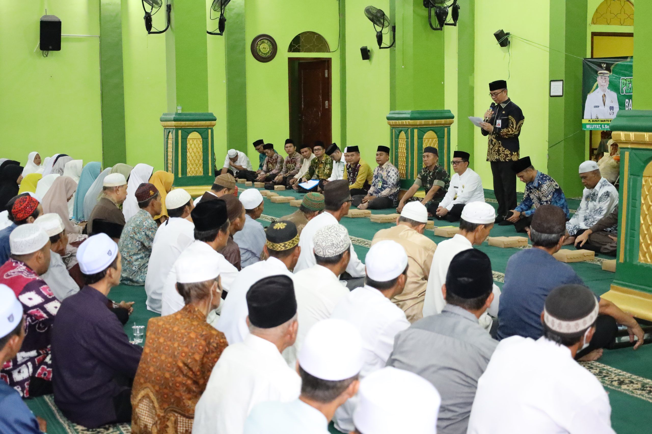 Pj Bupati Mujiyat Resmikan Pembukaan Manasik Haji Massal 1445 H