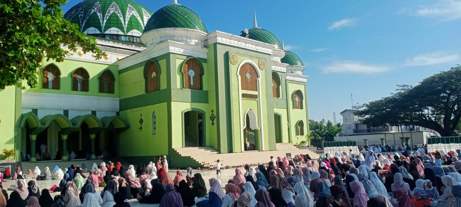 Jemaah Masjid Agung Kapuas Membeludak pada Shalat Idul Adha 1445 H