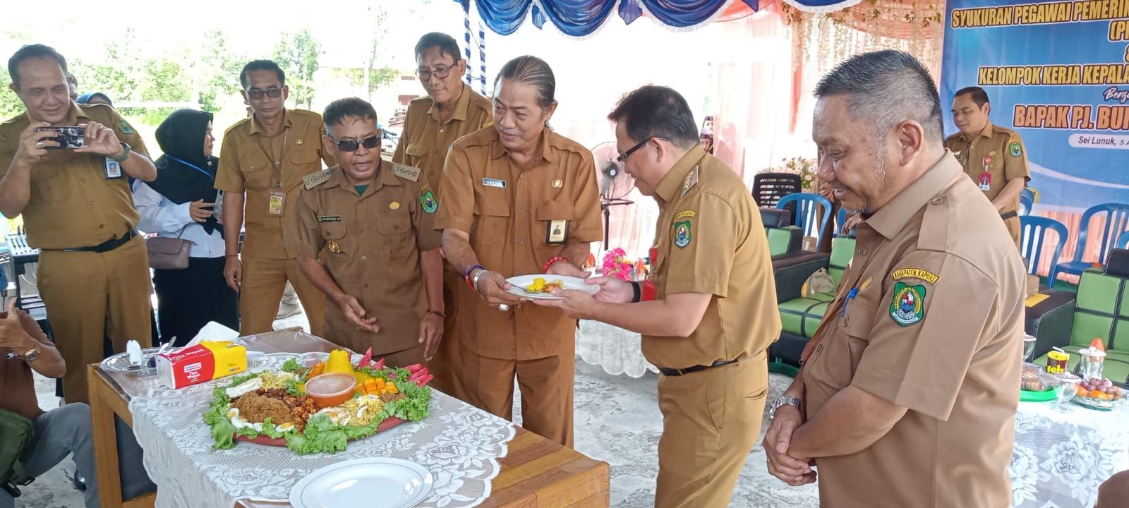 Syukuran PPPK dan Kelompok Kerja Kepala Sekolah Kecamatan Betaguh, Pj Bupati Kapuas Ajak Semangat dan Perbaiki Infrastruktur