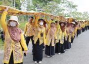 Kalsel Catat Rekor MURI dengan Pembentangan Kain Sasirangan Terpanjang di Dunia