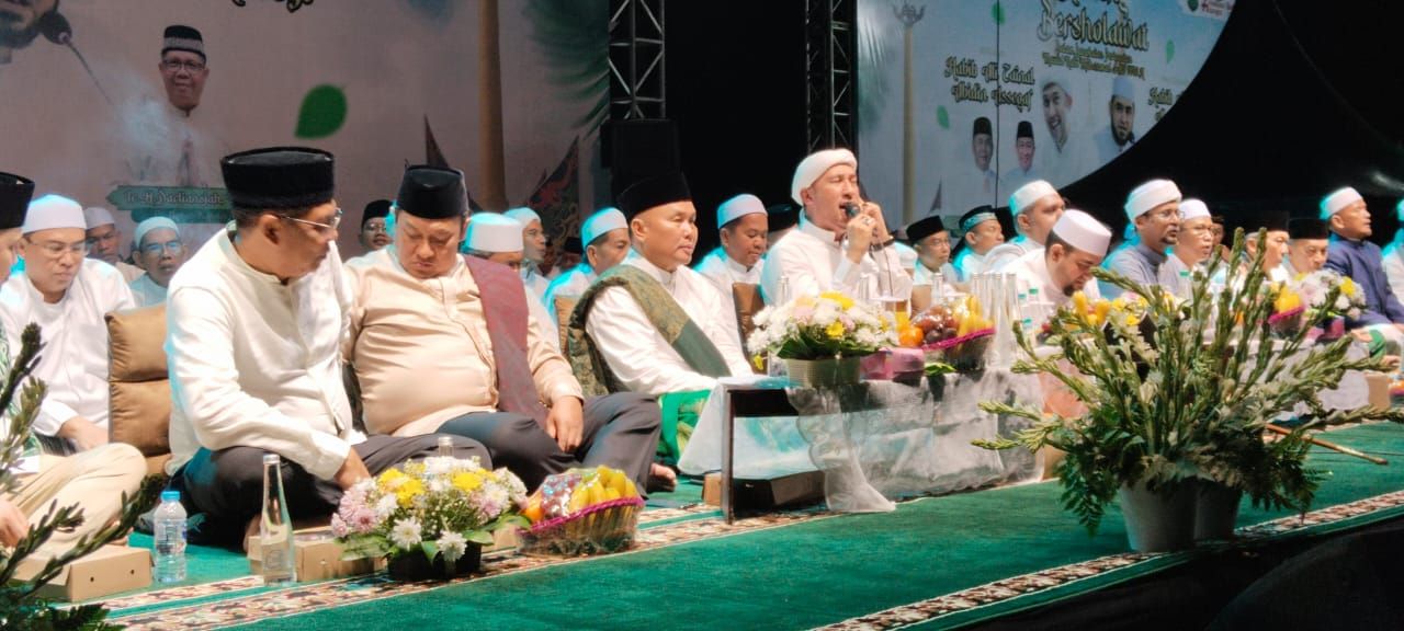 Kalteng Bersholawat di Kapuas Dihadiri Puluhan Ribu Jama’ah dalam Rangkaian Jambore UMKM