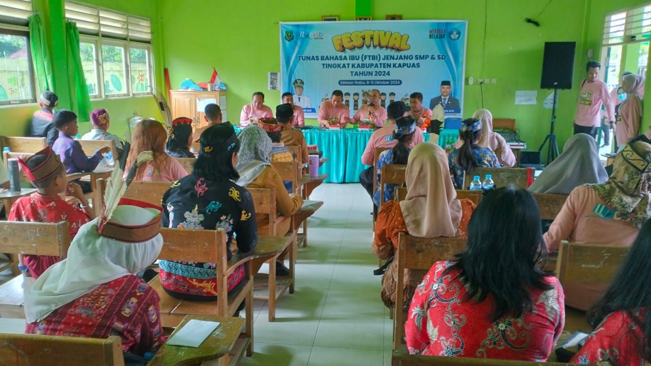 Festival Tunas Bahasa Ibu di Kapuas