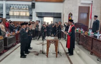 Pimpinan DPRD Kapuas Resmi Dilantik dan Diambil Sumpahnya PP