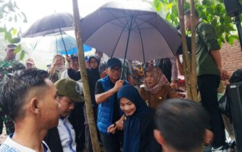 “Sepasang Kekasih” di Jembatan Baduy Kecil Pada Peringatan HKSN 2024