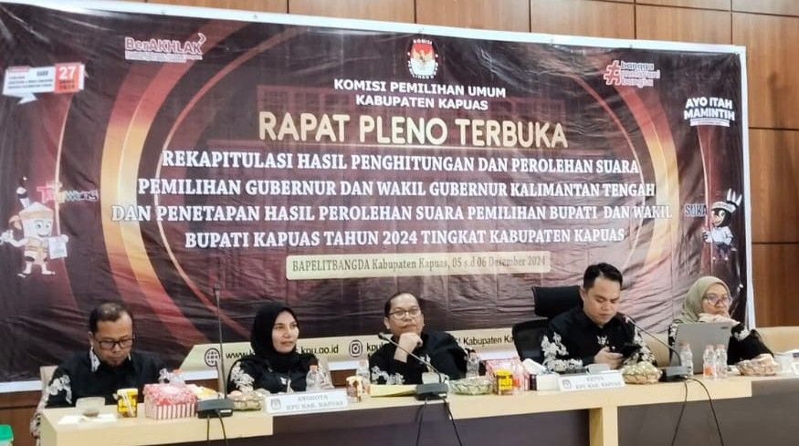 Rapat Pleno Terbuka Penetapan Hasil Pemilu Serentak 2024 Kabupaten Kapuas Berjalan Lancar