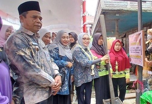 Menteri PPPA Kunjungi Batola, Tinjau Program Ruang Bersama Merah-Putih