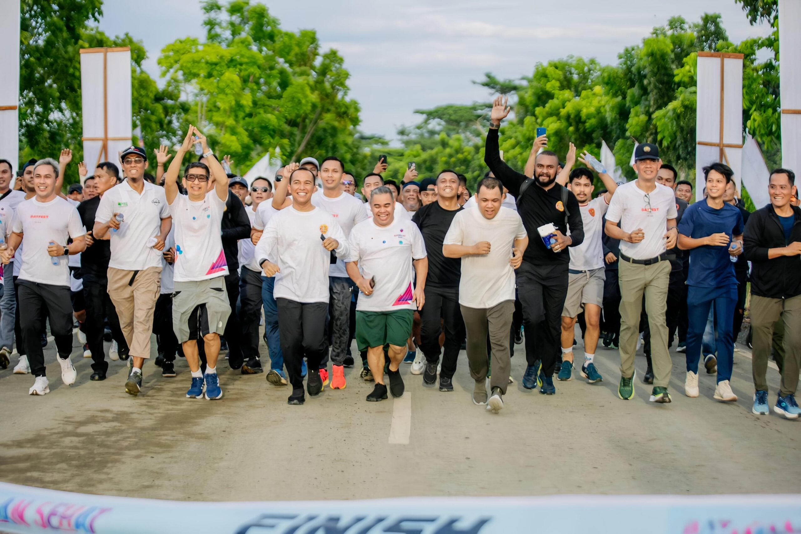 Jalan Sehat Batfest 2024 Dihadiri 50 Ribu Peserta, Dimeriahkan dengan Hadiah Umrah dan Hiburan