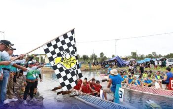 Lomba Dayung Perahu Naga Sukses Digelar di Batola