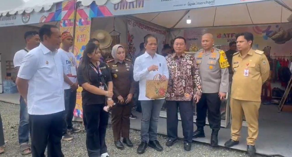 Pemprov Kalsel Bersinergi dengan Menteri LH RI dalam Pengurangan Sampah Plastik dan Pengembangan UMKM Lokal