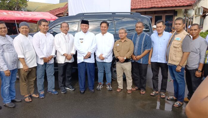 Gubernur Kalsel Muhidin dan Ketua Umum Kalsel Bersatu usai pantau Posko Singgah Haul Guru Sekumpul. (ist)