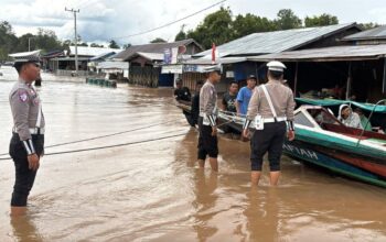 Polres Kapuas Pantau Langsung Lokasi Banjir di Bukit Batu