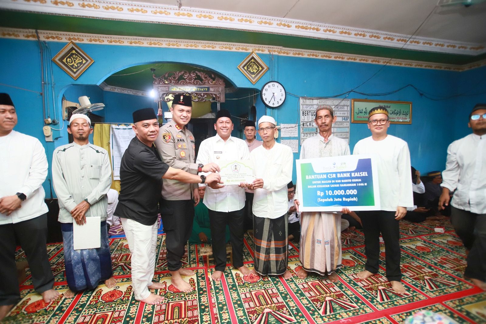 Safari Ramadhan Bupati Barito Kuala, H. Bahrul Ilmi, Berikan Bantuan untuk Peningkatan Sarana Masjid