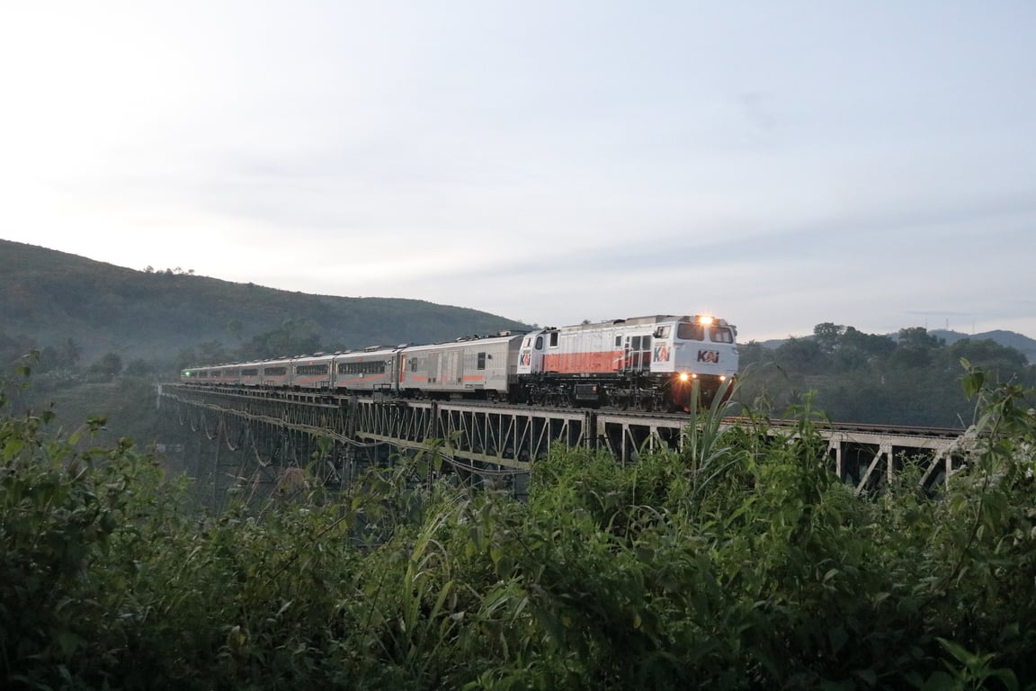 KAI Group Dorong Transportasi Berkelanjutan, Layani 78,5 Juta Penumpang dalam Dua Bulan Pertama 2025