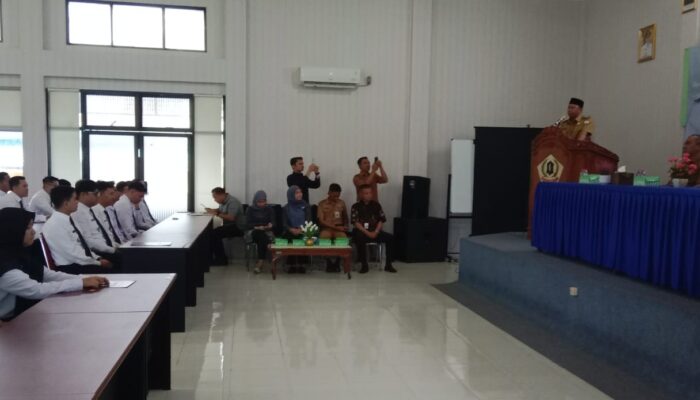Bupati H. Bahrul Ilmi Serahkan 83 SK CPNS Formasi Tahun 2024