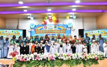 Tasyakuran dan Kelulusan Peserta Didik Al Firdaus Kapuas dihadiri Hj Siti Saniah Wiyatno