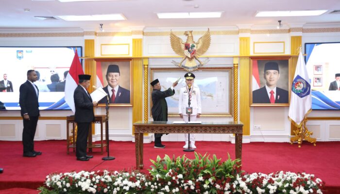 Lantik Agus Fatoni sebagai Pj. Gubernur Papua, Mendagri Tegaskan Komitmen Pemerintah Tangani Tantangan Pasca-Pemekaran
