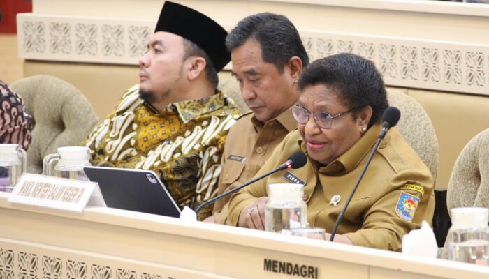 Raker dengan Komisi II, Wamendagri Ribka Tekankan Komitmen Kemendagri Dukung Pelaksanaan PSU dan Pilkada Ulang