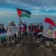 AWG Kibarkan Bendera Indonesia–Palestina di Puncak Gunung Raung