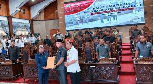 DPRD Kapuas Rekomendasikan LHP-BPKRI Tahun 2025 Melalui Rapat Paripurna Kepada Eksekutif