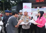 Polda Kalsel dan Bhayangkari Bagikan 1.200 Paket Takjil Gratis
