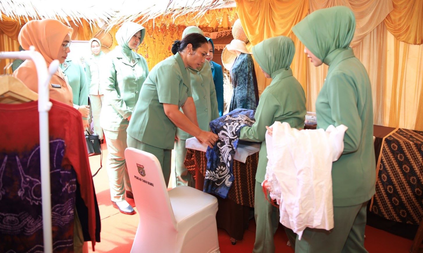 Sasirangan Motif Todak Tembus Pasar Modern, Ibu Rabiatul Angkat Budaya Banjar ke Level Nasional