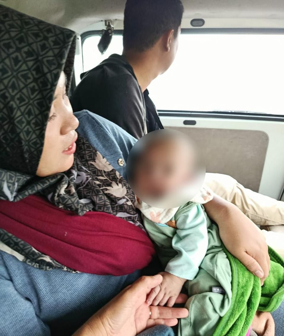 Harapan untuk Nazhan: Bayi Penderita Jantung Bawaan Berjuang Menuju Operasi di Jakarta