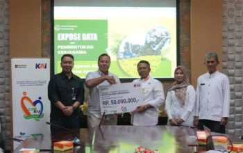 KAI Daop 2 Bandung Salurkan TJSL Lebih dari Rp1,1 Miliar di Tahun 2025