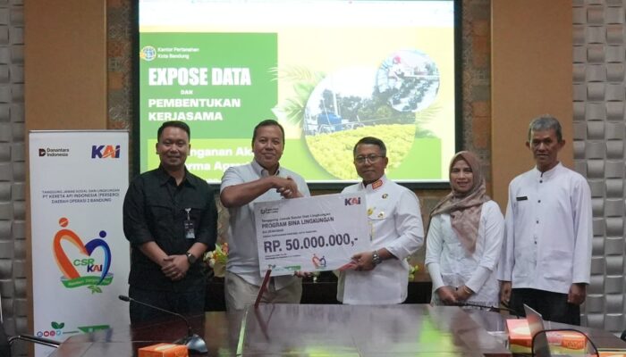 KAI Daop 2 Bandung Salurkan TJSL Lebih dari Rp1,1 Miliar di Tahun 2025