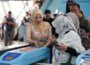 Kartini di Lintas Rel: Petugas LRT Jabodebek Berkebaya, Ajak Masyarakat Rayakan Emansipasi di Transportasi Publik