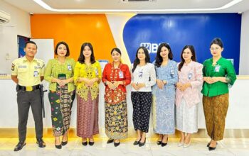Kompak dan Anggun, Frontliner BRI Branch Office Jatinegara Kenakan Pakaian Nasional di Hari Kartini