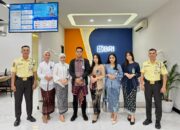 Peringati Hari Kartini, Frontliner BRI Branch Office Krekot Layani Nasabah dengan Mengenakan Pakaian Nasional