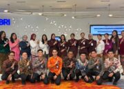 Peringati Hari Kartini, Frontliner BRI Kantor Cabang Khusus Tampil Beda dengan Pakaian Nasional