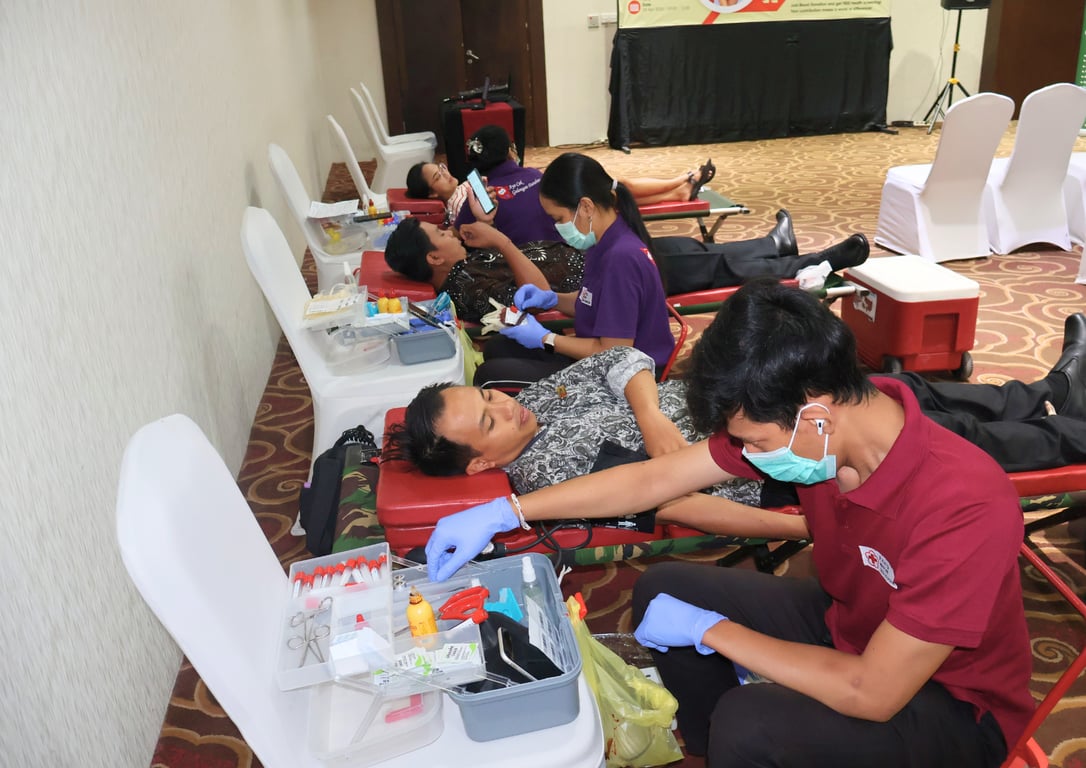 Donor Darah Bali: Rayakan HUT ke-13, Swiss-Belhotel Rainforest Kuta Targetkan 30 Kantong Darah untuk Selamatkan Nyawa
