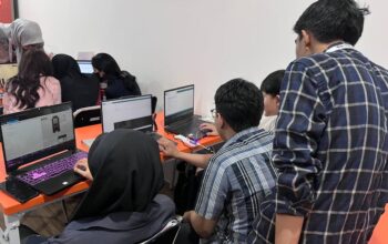 AI Center Makassar dan GDGoC UNM Kembali Gelar Study Jam Robotics dan IoT Bahas Koneksi ESP32 ke Web