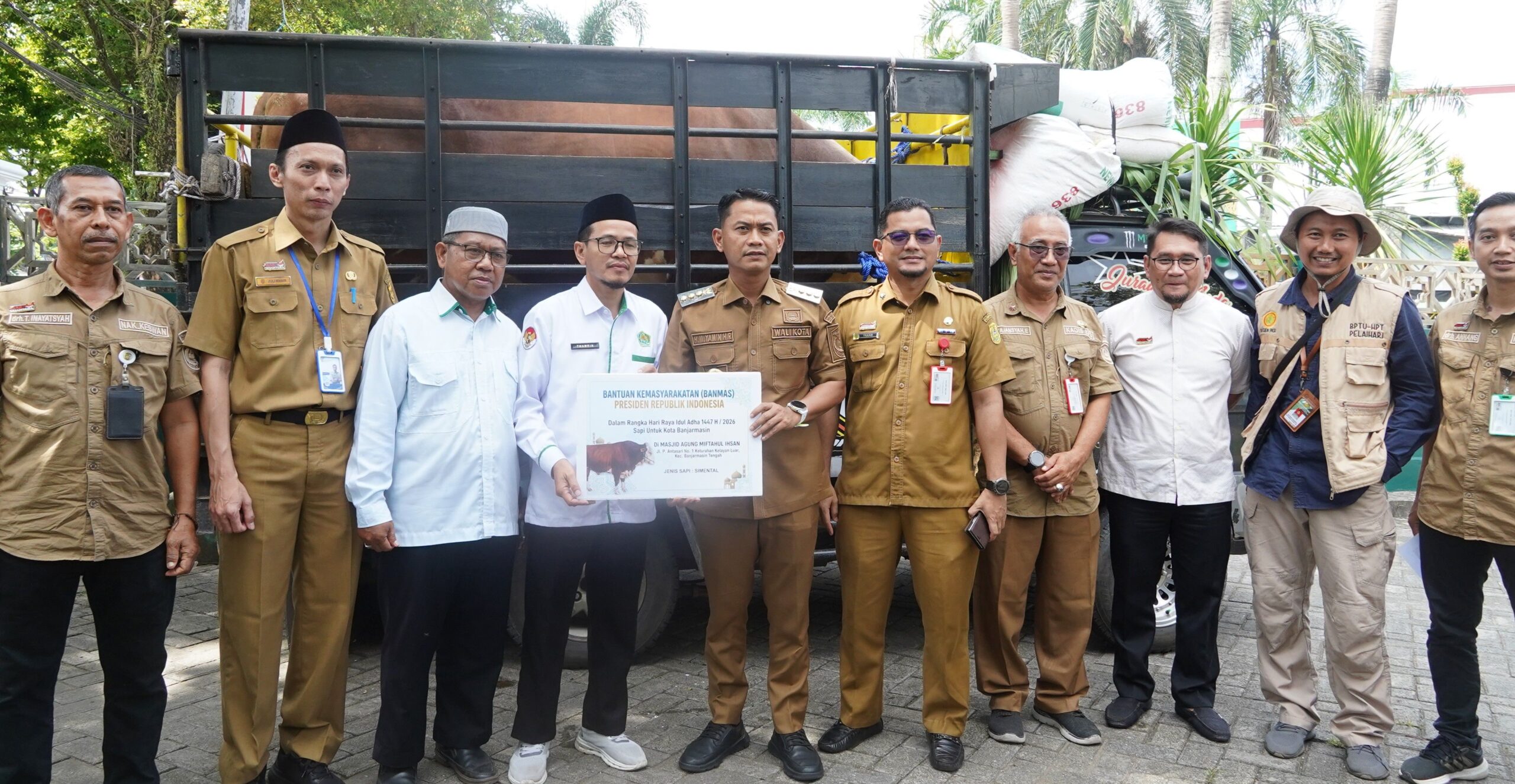 Sapi Kurban Presiden dan Wali Kota Disalurkan untuk Warga