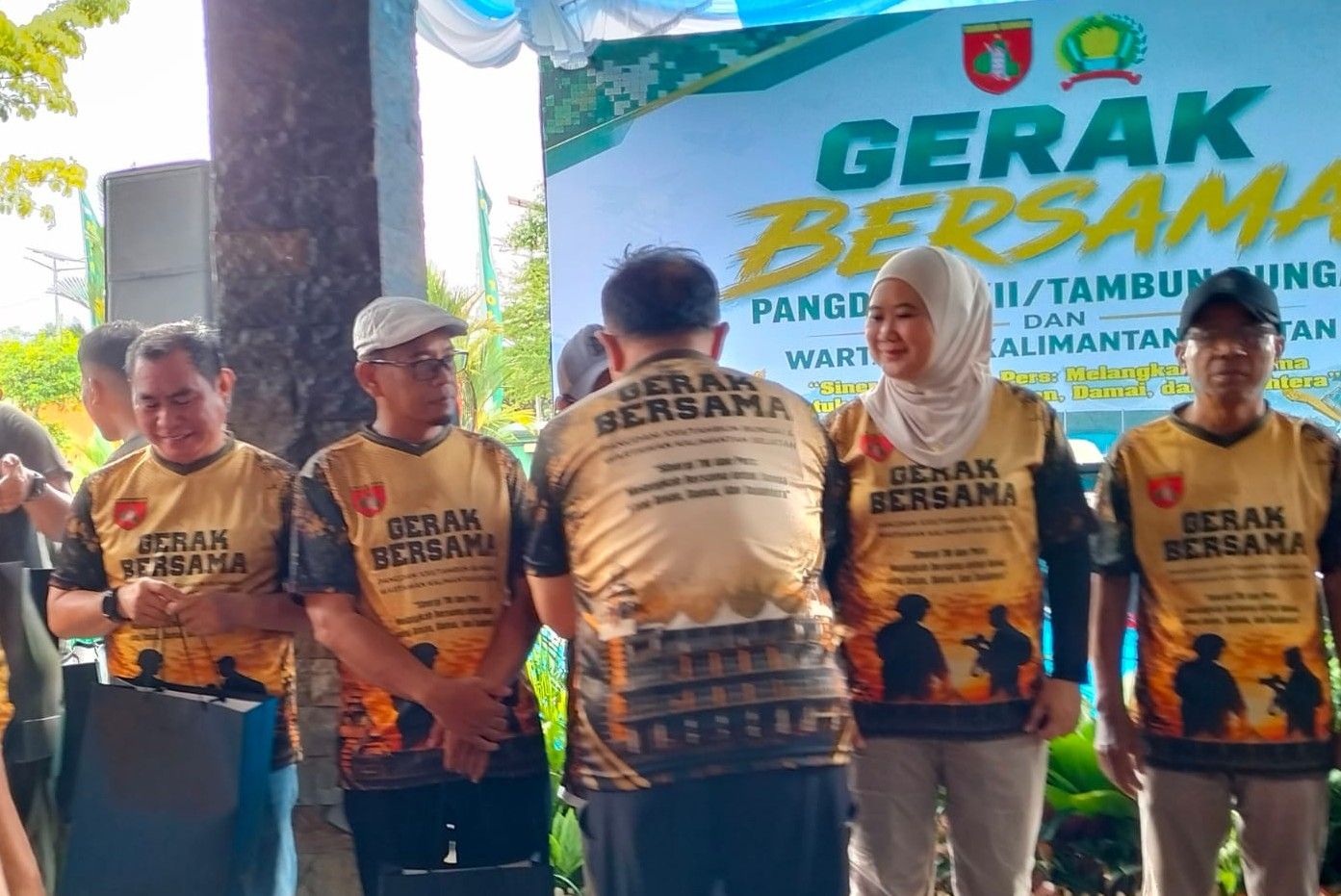 Lawan Hoaks Lewat Kebersamaan, Pangdam dan Insan Pers Kalsel Bangun Komunikasi Humanis