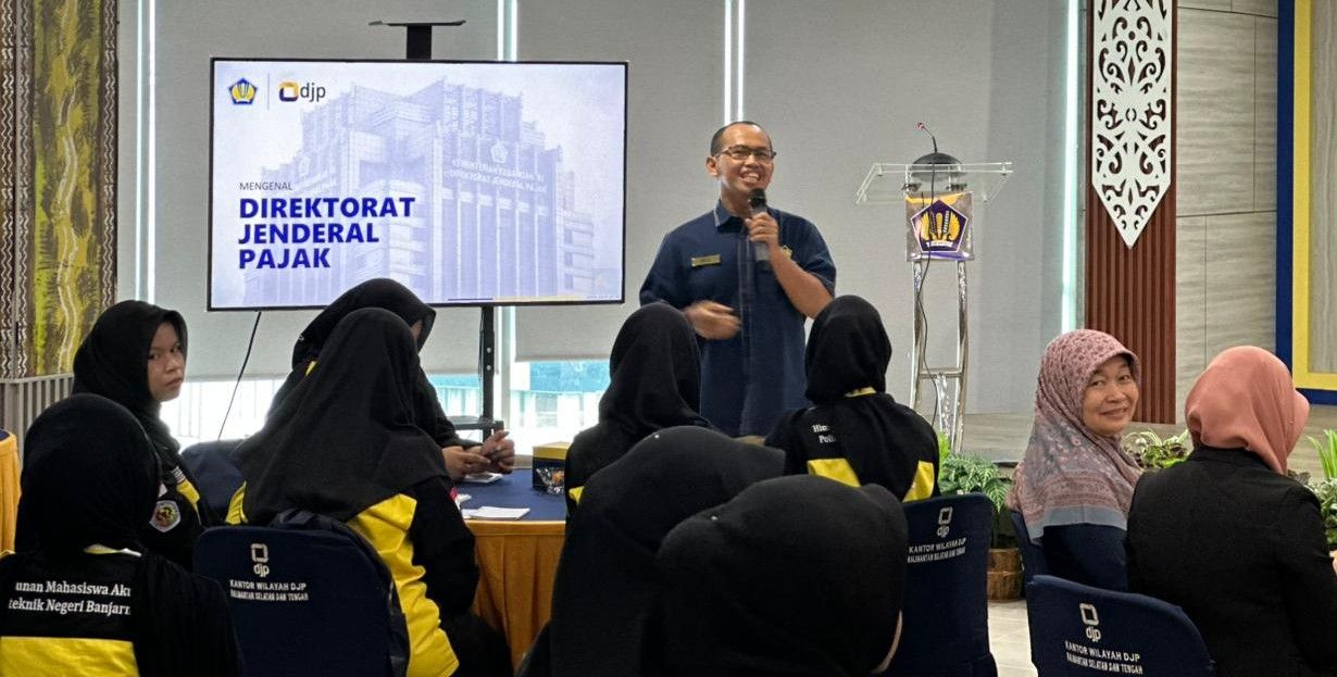 Office Tour “Insight on Site” Politeknik Negeri Banjarmasin di Kanwil DJP Kalselteng Tingkatkan Wawasan Mahasiswa tentang Perpajakan