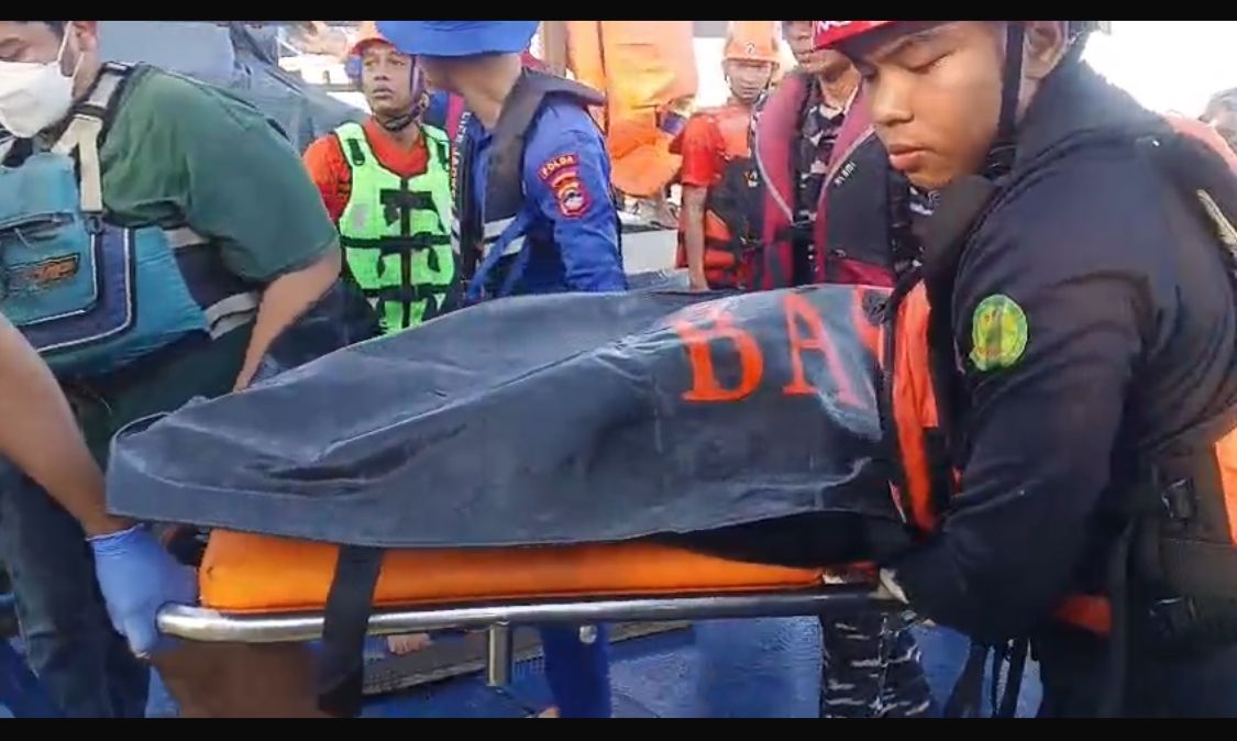 Tim SAR Gabungan Berhasil Temukan ABK KM Camara Nusantara 6 yang Terjatuh di Perairan Pelabuhan Trisakti dalam Keadaan Meninggal Dunia
