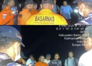Insiden di Sungai Tunjang, Basarnas Evakuasi ABK Terjebak di Kapal