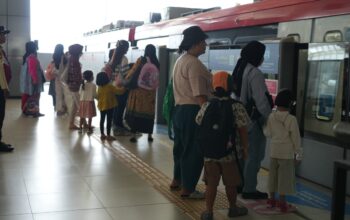 Hari Pertama Libur Panjang, Dukuh Atas dan Harjamukti Jadi Stasiun Terpadat LRT Jabodebek