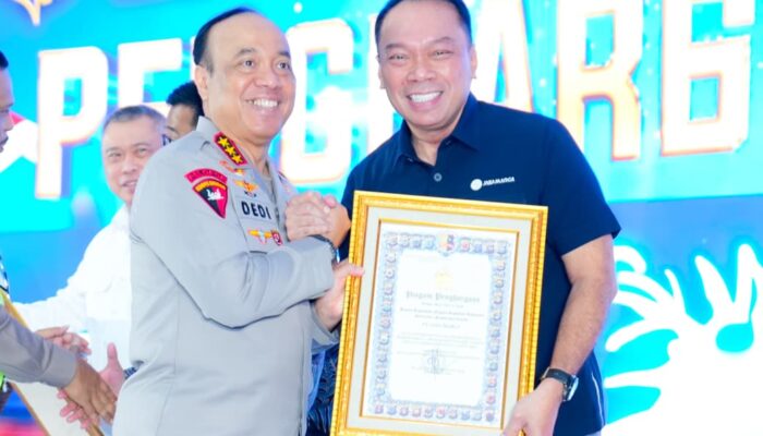 Bukti Nyata Keberhasilan Transformasi Digital Lalu Lintas, Jasa Marga Raih Penghargaan Kapolri Atas Kontribusi Sukseskan Pelayanan Operasi Nataru 2025/2026 dan Operasi Ketupat 2026