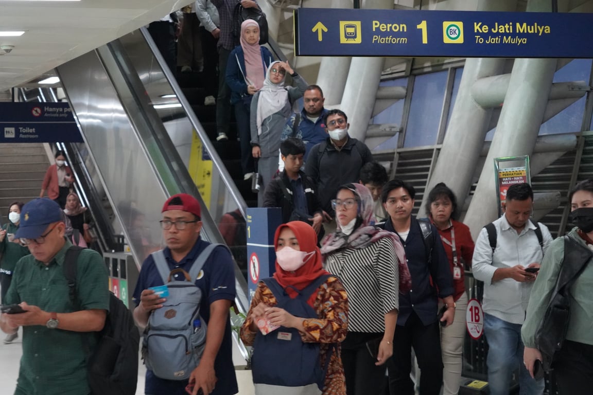 KAI Akomodir Kebutuhan Pengguna LRT Jabodebek di Libur Nasional dan Weekday